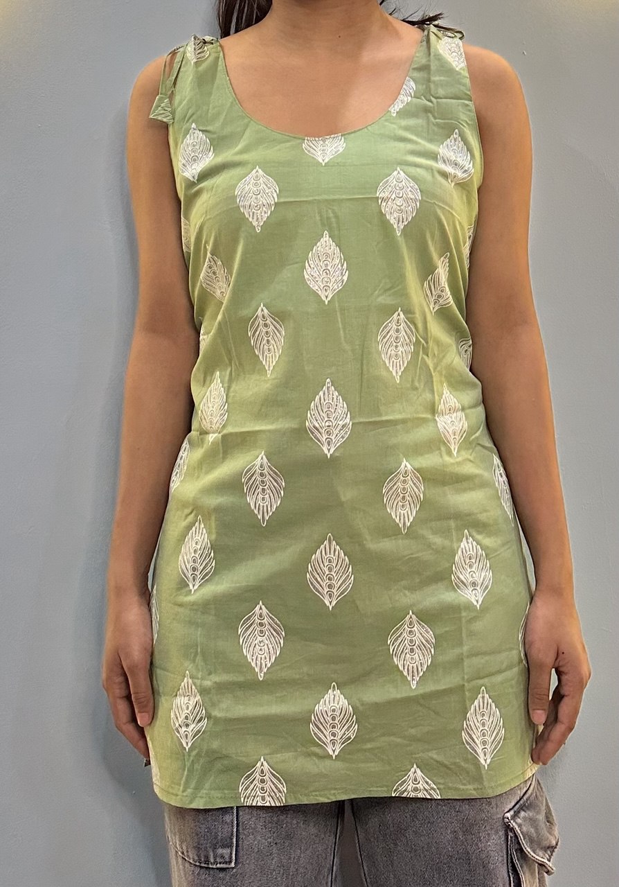 Trendy Sleeveless Cotton Kurti