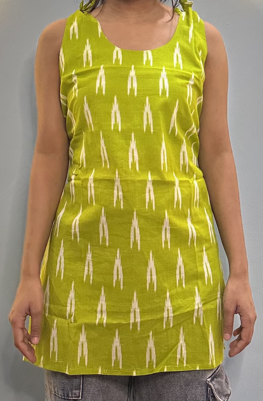 Trendy Sleeveless Cotton Kurti
