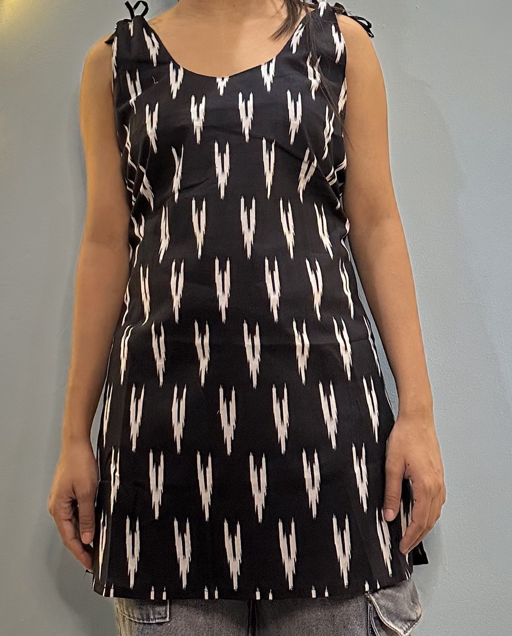 Trendy Sleeveless Cotton Kurti